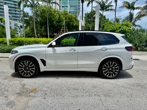 Used 2025 BMW X5 sDrive40i w/ M Sport Package RWD image 2