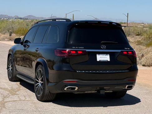 Used 2024 Mercedes-Benz GLS 580 4MATIC image 18