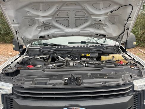 Used 2019 Ford F250 XL w/ Power Equipment Group image 13