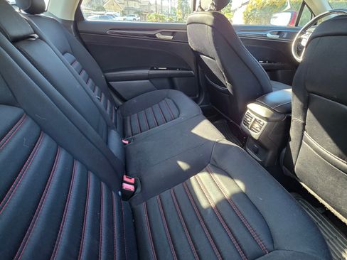 Used 2013 Ford Fusion SE image 16