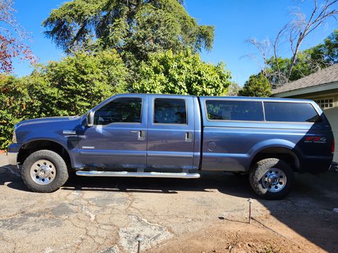 Used 2006 Ford F250 XLT image 4