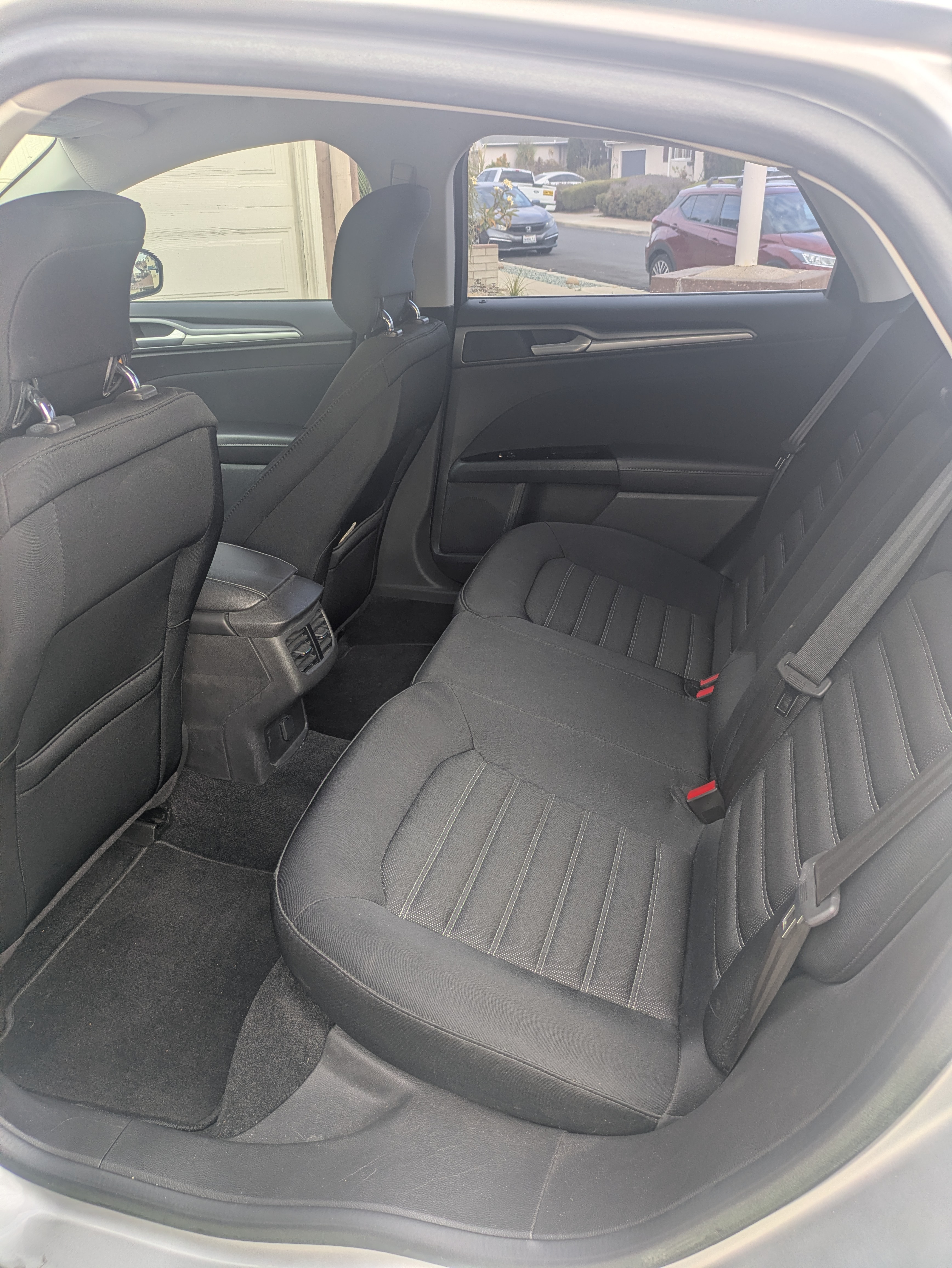 Used 2014 Ford Fusion SE FWD image 8