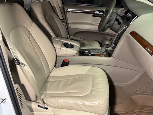 Used 2013 Audi Q7 TDI Premium Plus w/ Premium Plus Pkg image 11