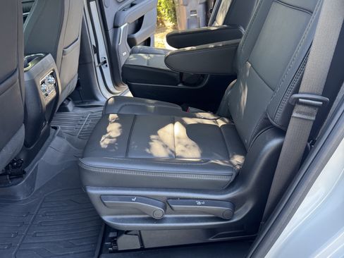 Used 2023 GMC Yukon Denali w/ Denali Reserve Package AWD/4WD image 10