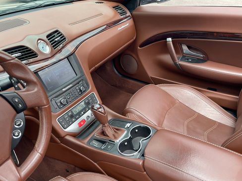 Used 2015 Maserati GranTurismo Convertible RWD image 14