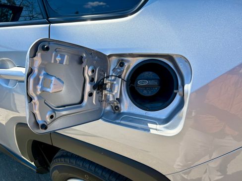 Used 2021 Toyota RAV4 LE image 26