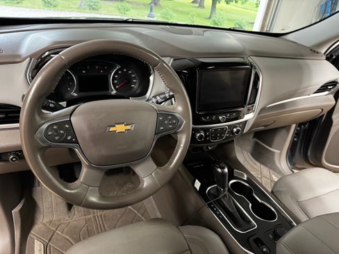 Used 2018 Chevrolet Traverse Premier AWD/4WD image 8