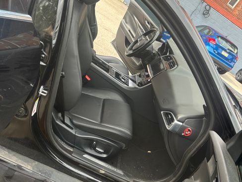 Used 2019 Jaguar XE Premium image 19