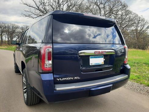 Used 2020 GMC Yukon XL Denali w/ Denali Ultimate Package AWD/4WD image 6
