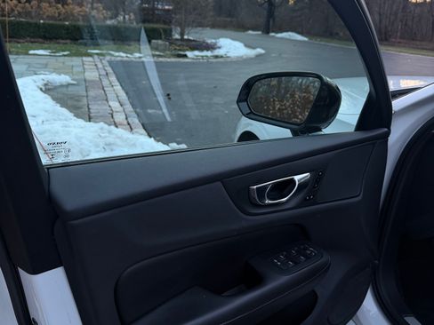 Used 2021 Volvo S60 T5 Momentum w/ Premium Package image 20