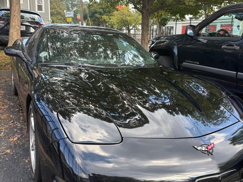 Used 2002 Chevrolet Corvette Coupe w/ Preferred Equipment Group1 image 4