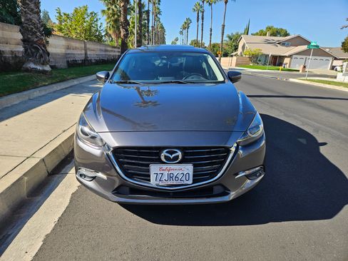 Used 2017 MAZDA MAZDA3 Grand Touring image 2