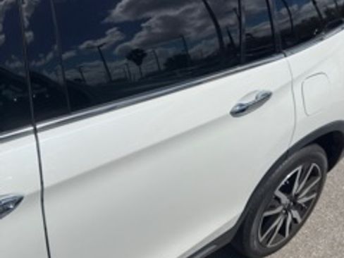 Used 2021 Honda Pilot Touring image 5