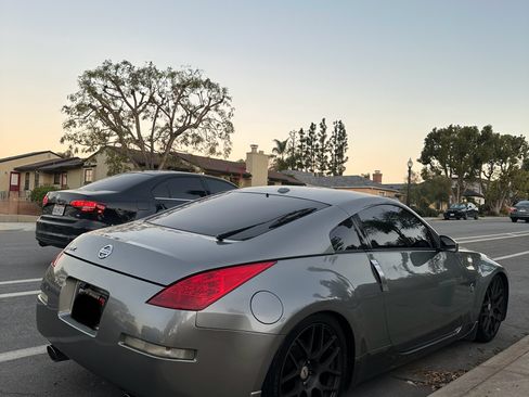 Used 2006 Nissan 350Z Touring w/ (N93) Cargo Convenience Pkg image 6