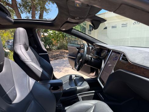 Used 2016 Tesla Model S 90D image 2