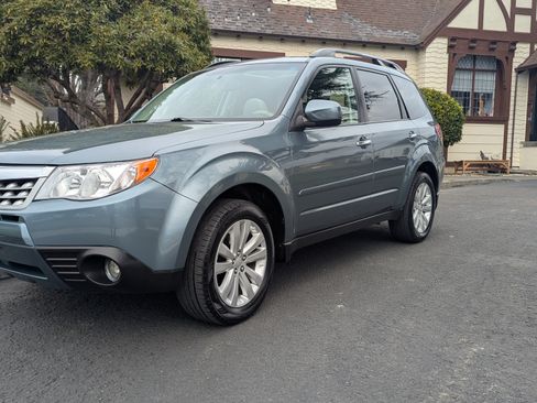 Used 2013 Subaru Forester 2.5X Premium image 2