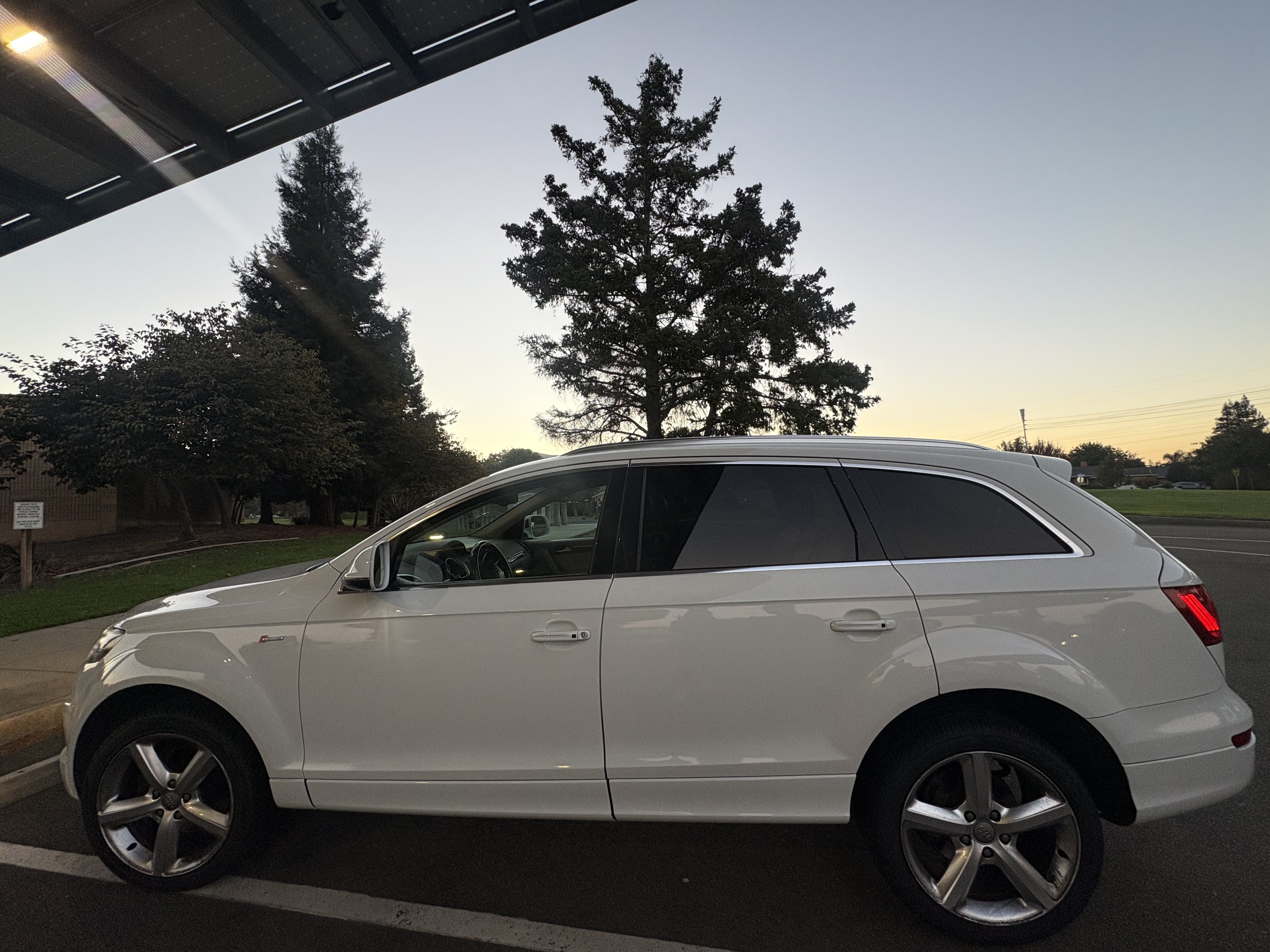 Used 2015 Audi Q7 3.0T S line Prestige w/ Towing Package AWD/4WD image 8
