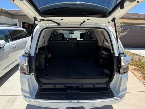 Used 2018 Toyota 4Runner Limited AWD/4WD image 9