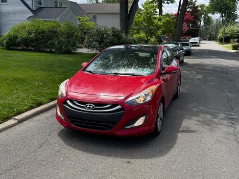 Used 2013 Hyundai Elantra GT w/ Style Pkg FWD image 1