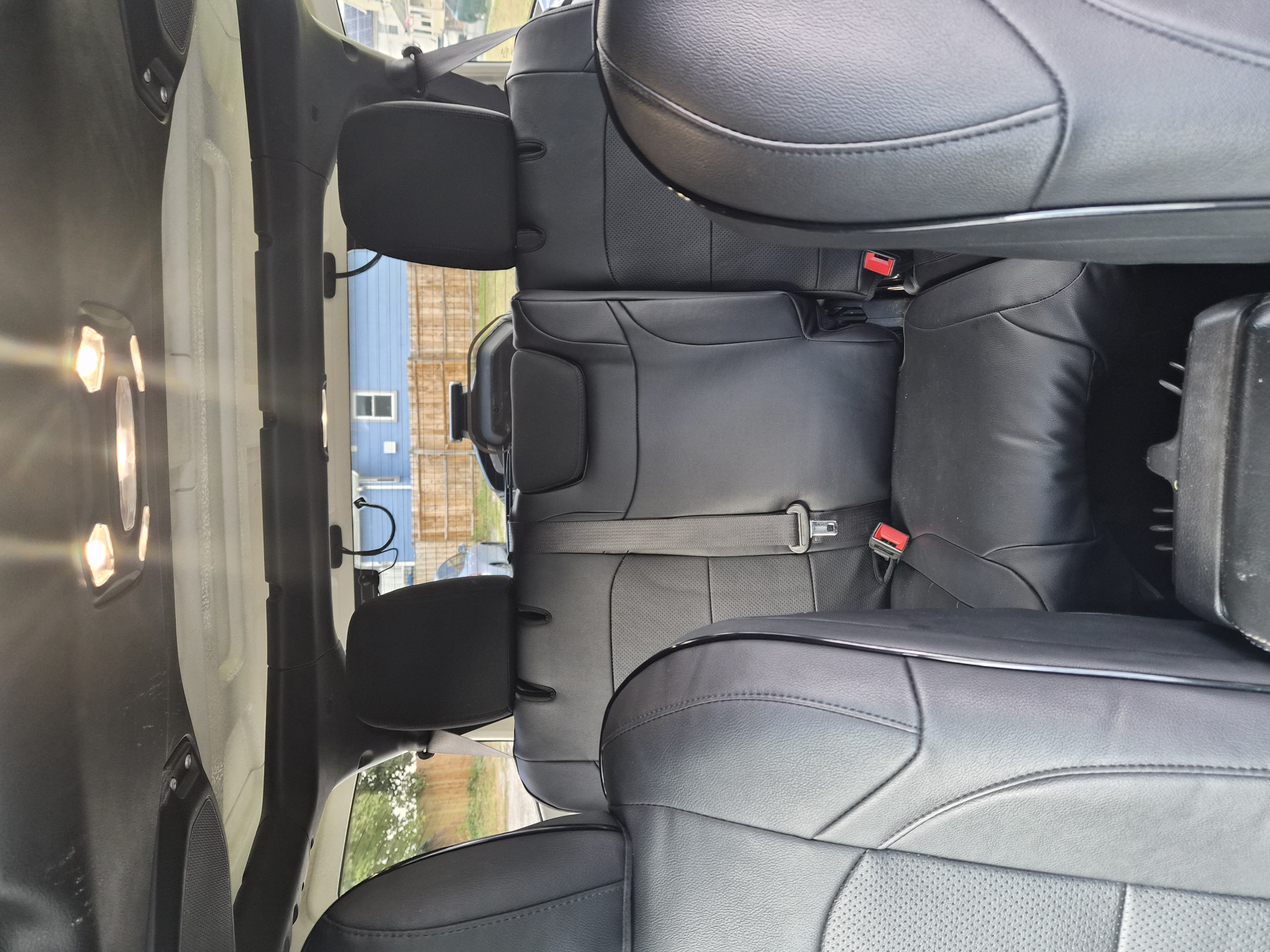 Used 2020 Jeep Wrangler Unlimited Sahara AWD/4WD image 17