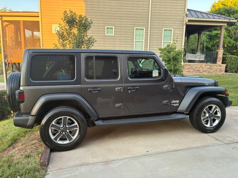 Used 2019 Jeep Wrangler Unlimited Sport S AWD/4WD image 4