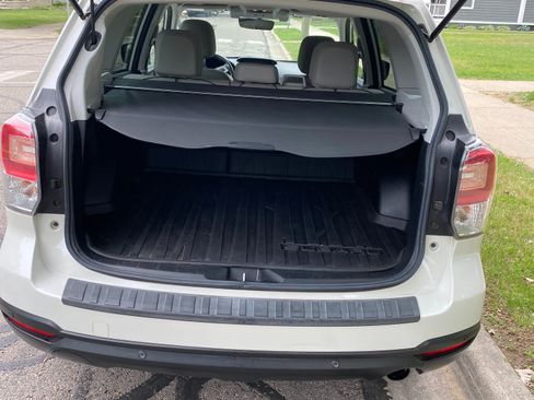 Used 2017 Subaru Forester 2.5i Limited AWD/4WD image 10