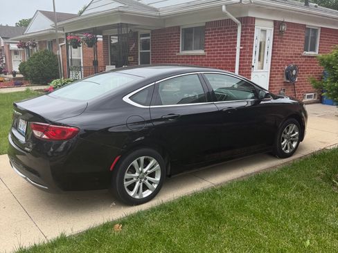 Used 2015 Chrysler 200 Limited FWD image 2