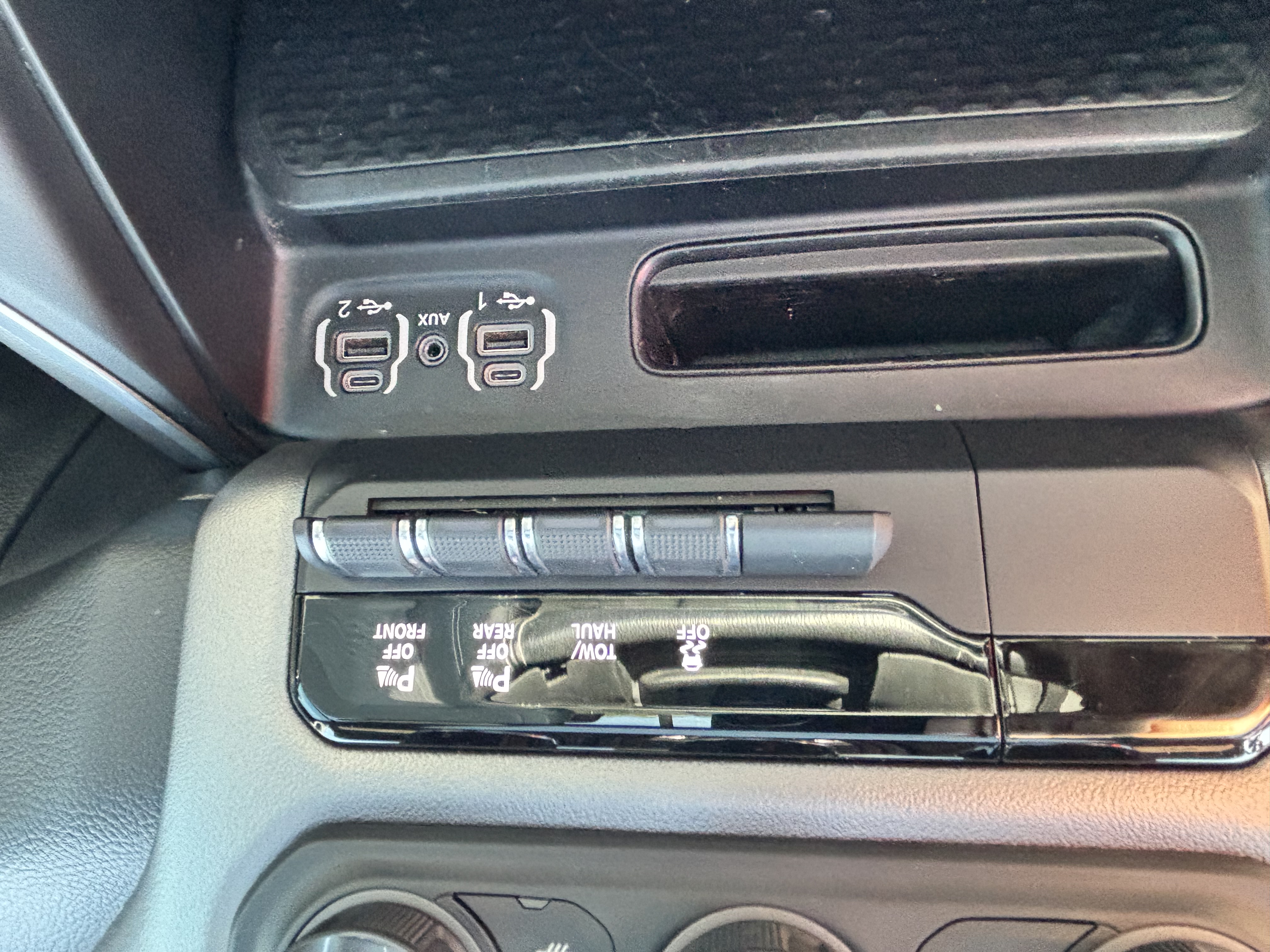 Used 2020 RAM 1500 Big Horn AWD/4WD image 17