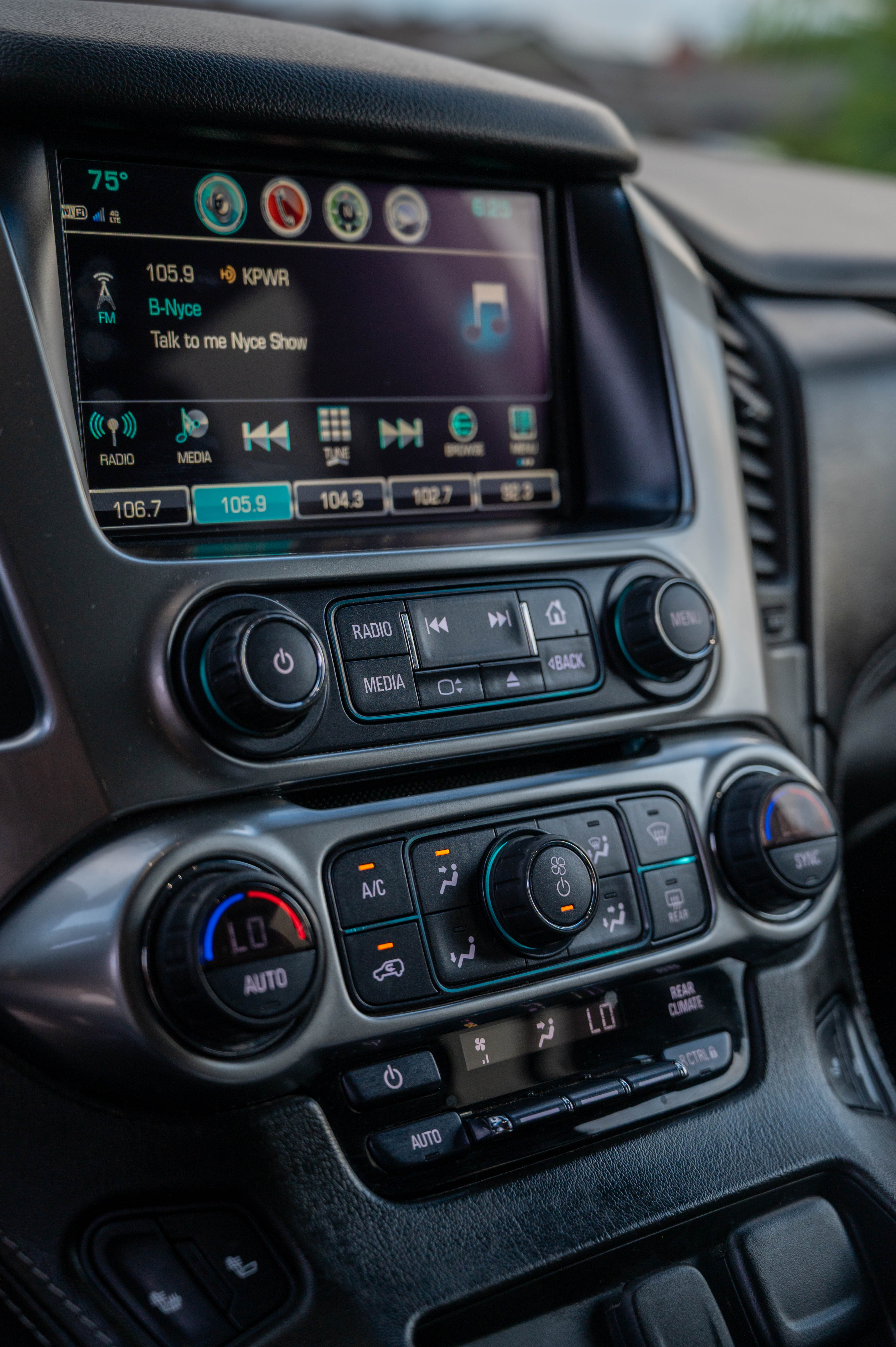 Used 2019 Chevrolet Tahoe LT w/ LT Midnight Edition RWD image 17