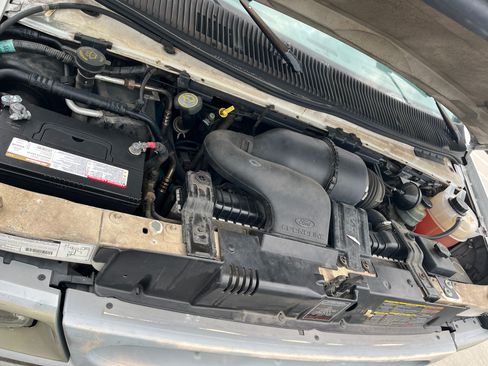 Used 1997 Ford E-150 and Econoline 150 image 10