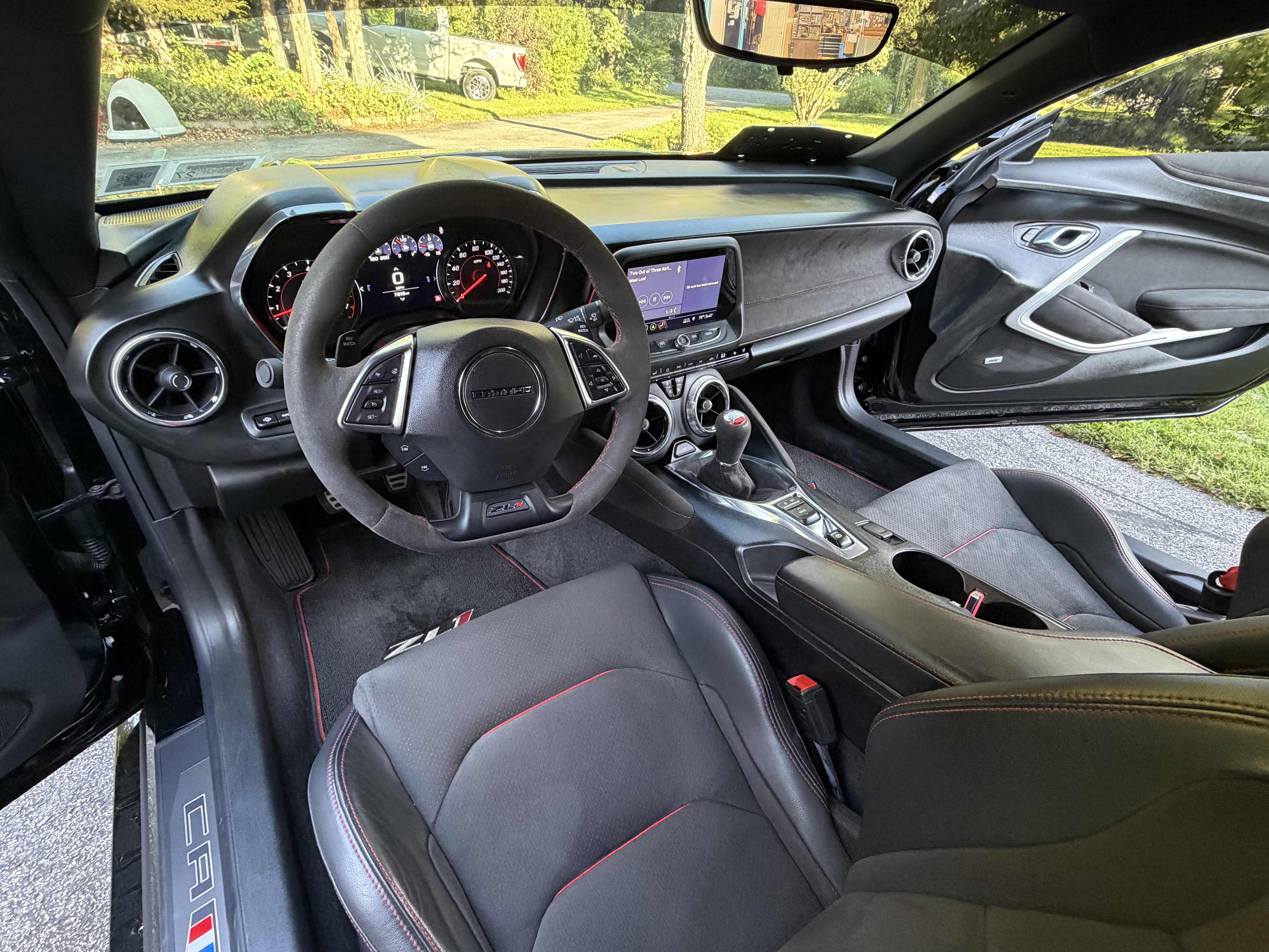 Used 2019 Chevrolet Camaro ZL1 RWD image 18
