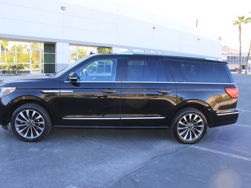 Used 2021 Lincoln Navigator L Reserve image 1
