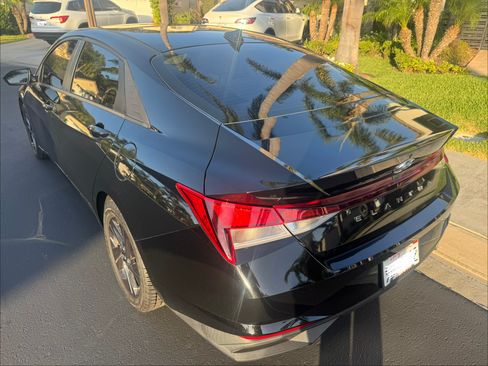 Used 2022 Hyundai Elantra SEL w/ Cargo Package FWD image 9