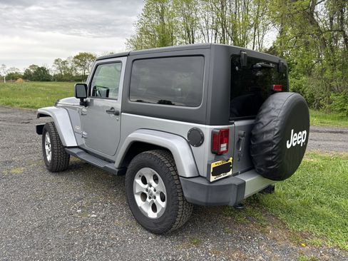 Used 2014 Jeep Wrangler Sahara w/ Connectivity Group AWD/4WD image 10