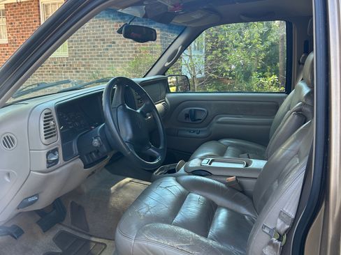 Used 1999 Chevrolet Tahoe Z71 w/ Preferred Equipment Group image 6