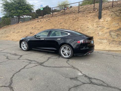 Used 2013 Tesla Model S RWD image 1