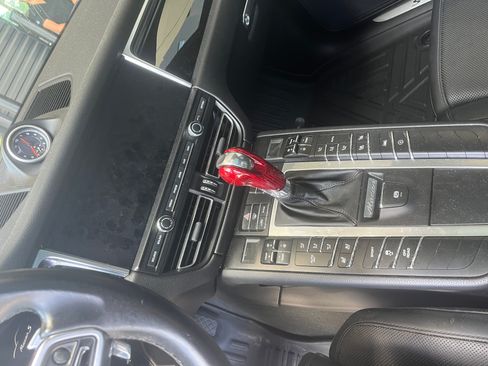 Used 2020 Porsche Macan S image 11