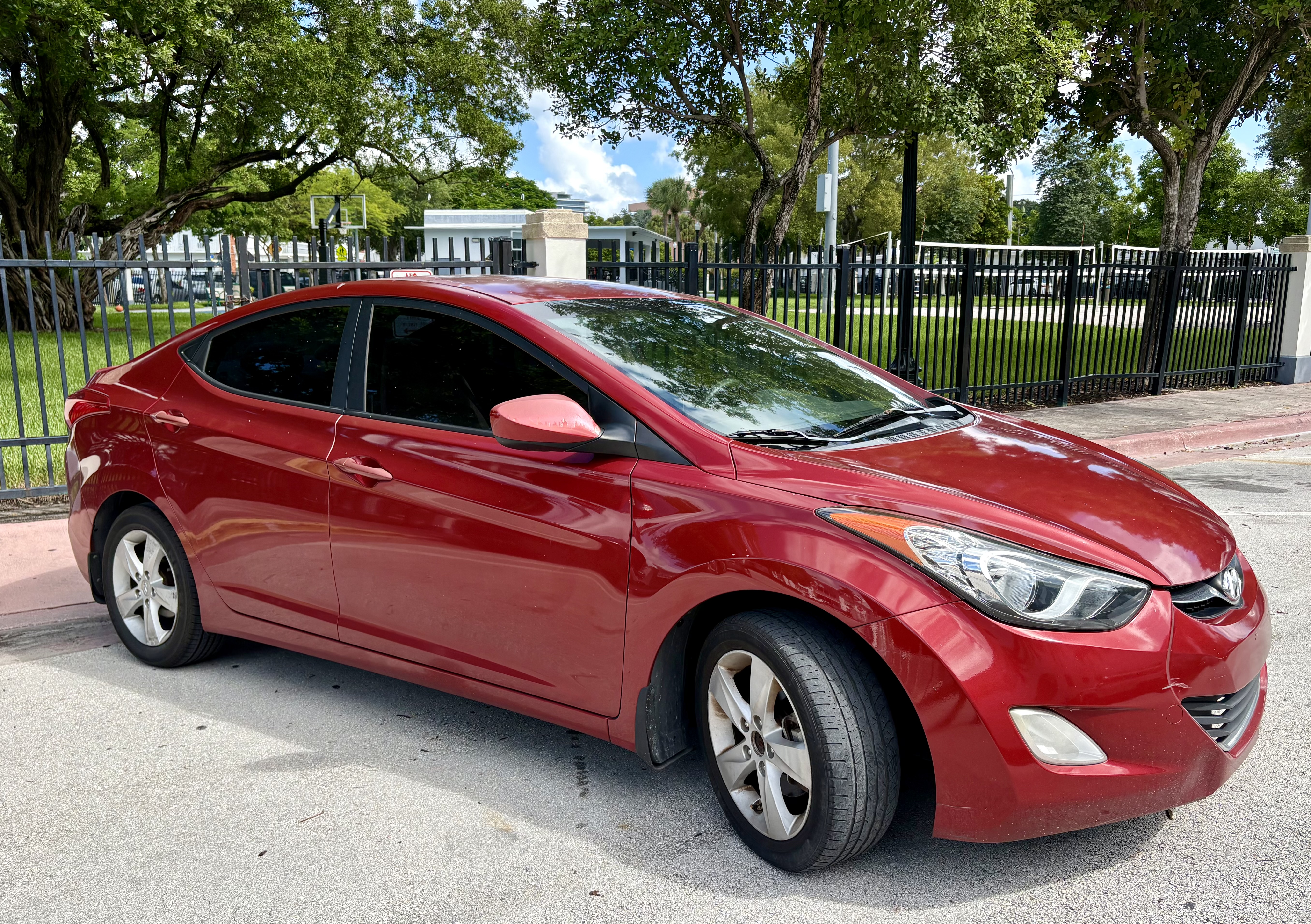 Used 2013 Hyundai Elantra GLS w/ Preferred Pkg FWD image 1