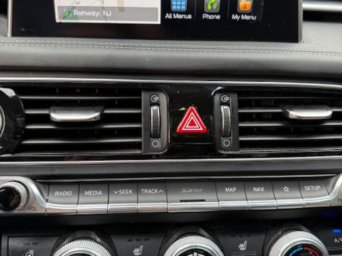 Used 2019 Genesis G70 2.0T Advanced w/ Sport Package image 20