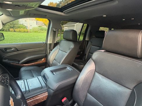 Used 2020 Chevrolet Suburban Premier w/ RST 6.2L Performance Edition AWD/4WD image 9