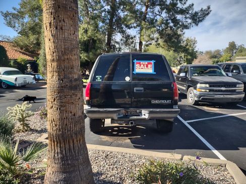 Used 1999 Chevrolet Tahoe 4WD 2-Door w/ Preferred Equipment Group image 5