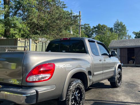 Used 2004 Toyota Tundra SR5 image 2
