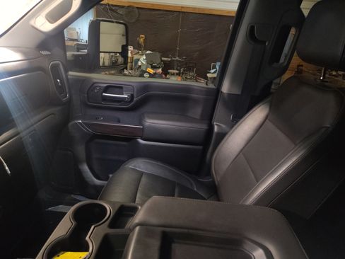 Used 2020 GMC Sierra 3500 SLT image 12