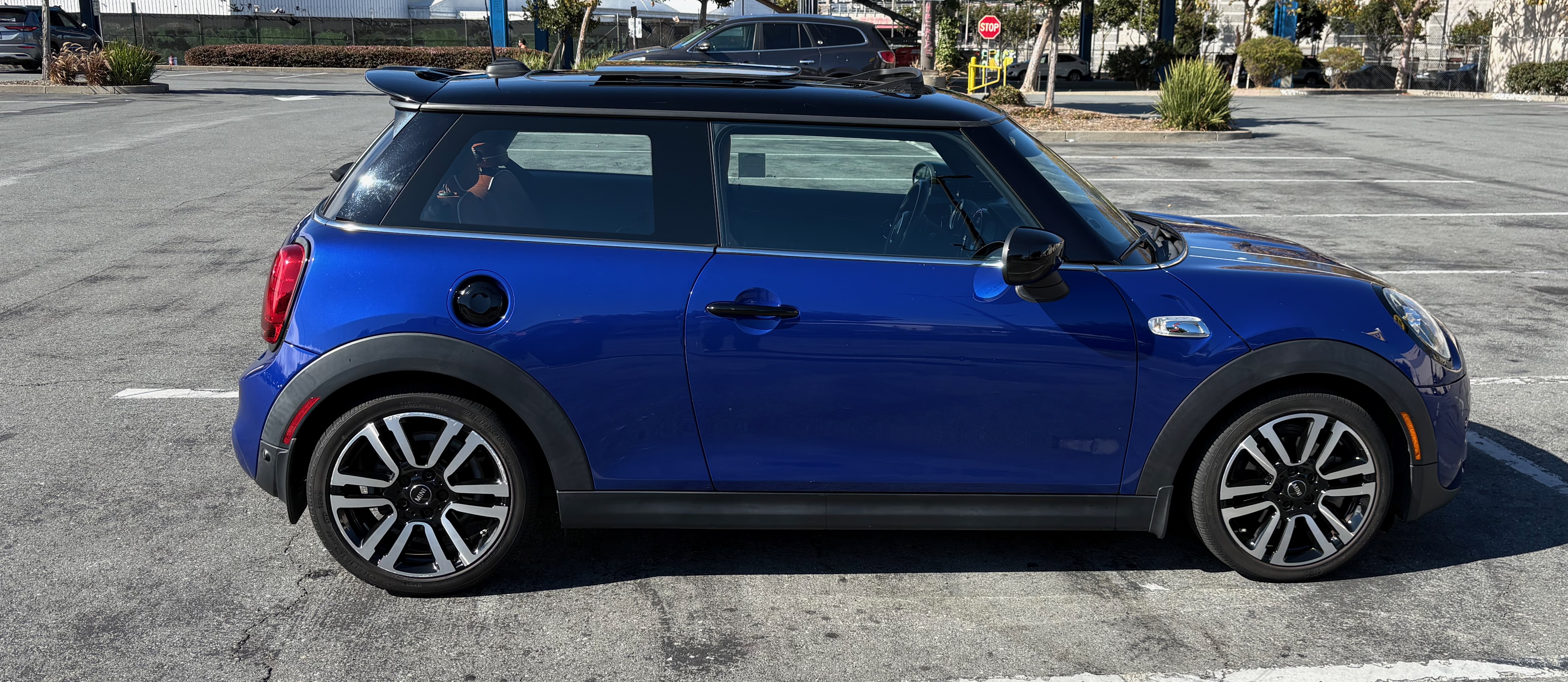 Used 2020 MINI Cooper S FWD image 1