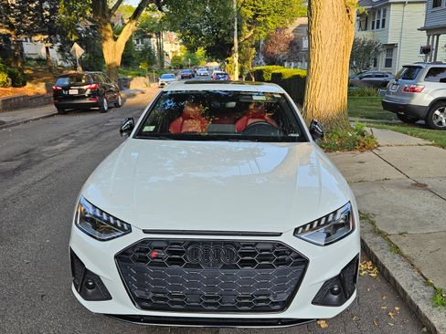 Used 2021 Audi S4 Premium Plus w/ Premium Plus Package image 2