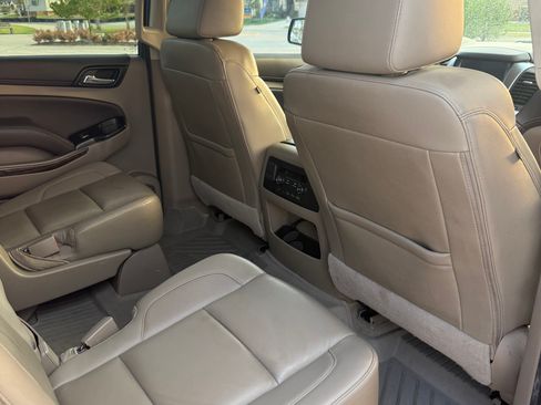 Used 2020 Chevrolet Suburban LT AWD/4WD image 9