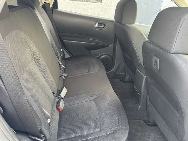 Used 2013 Nissan Rogue SV w/ Premium Pkg FWD image 10