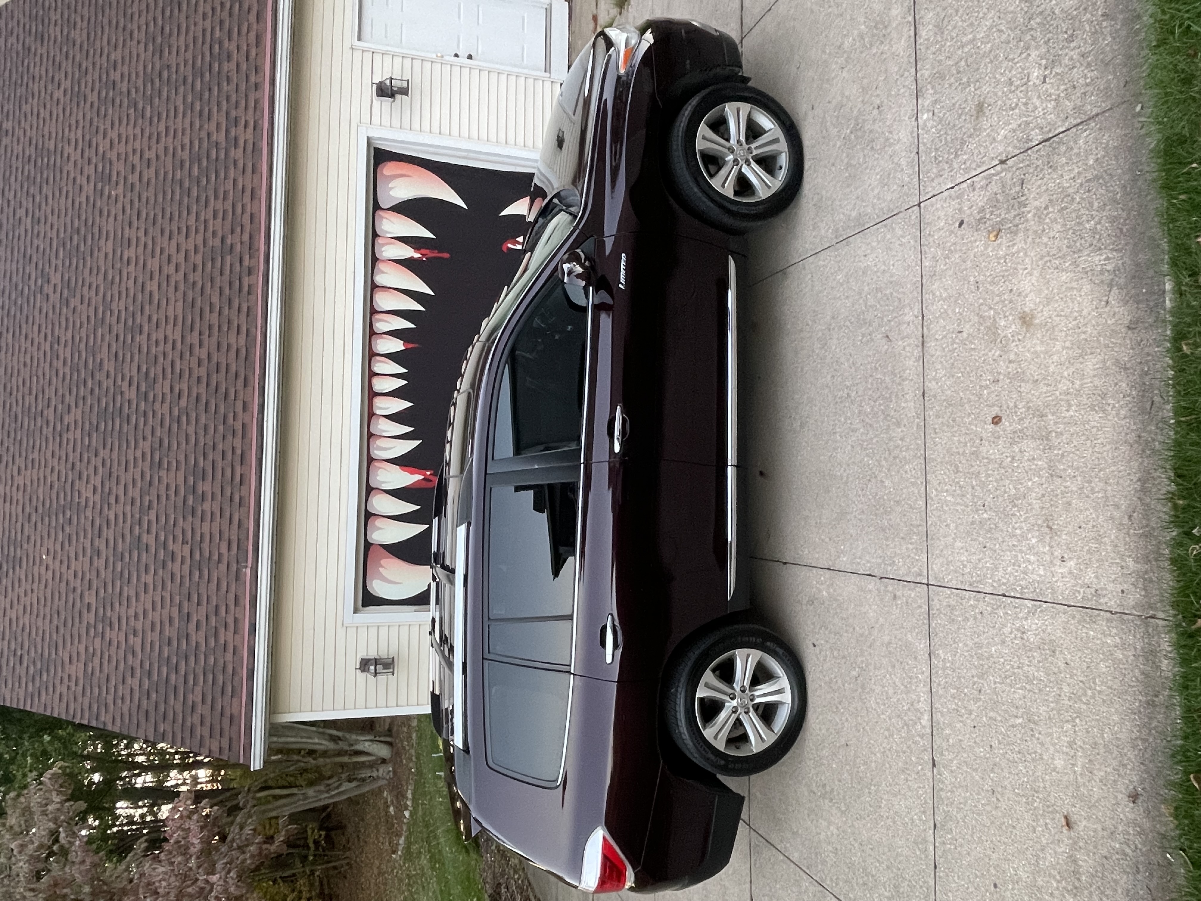 Used 2011 Toyota Highlander Limited w/ Tow Pkg AWD/4WD image 6