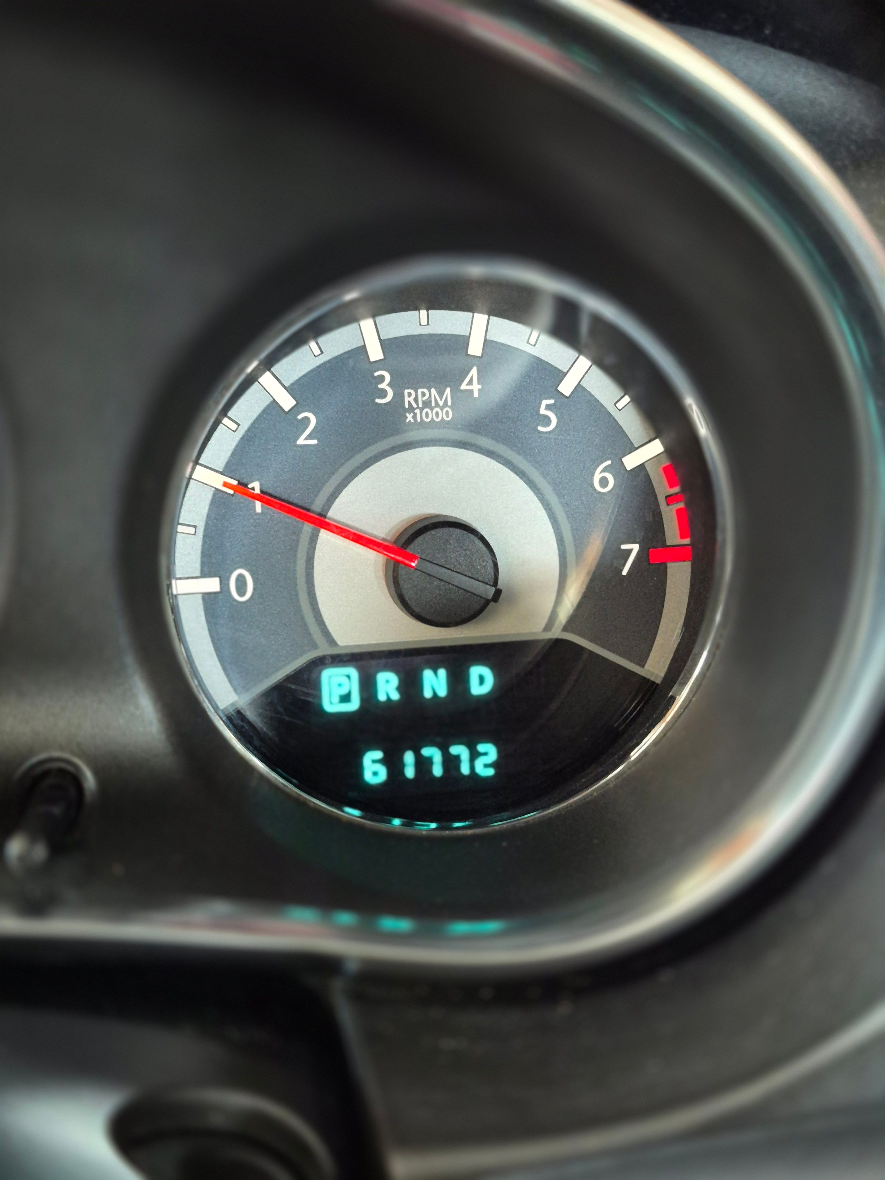 Used 2013 Chrysler 200 Touring FWD image 5
