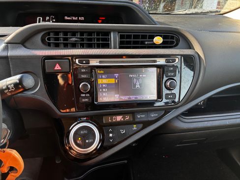 Used 2016 Toyota Prius C One FWD image 19